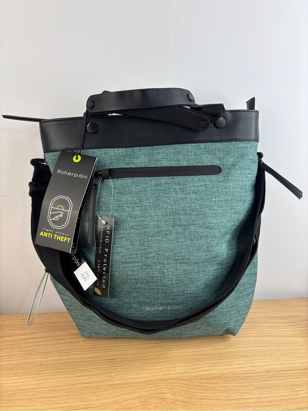 Sherpani Geo AT Anti-Theft Teal/Black Crossbody Tote Bag NWT Unisex